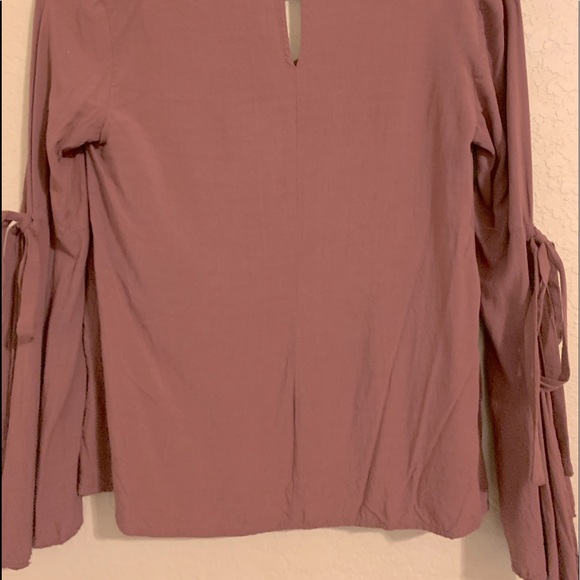 Women’s light weight long sleeve - Picture 2 of 6